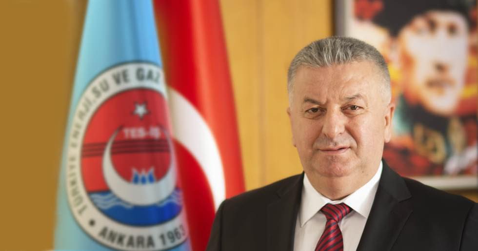Genel Başkanımız İrfan KABALOĞLU, 600 bin kamu işçisi için sunduğu zam teklifi hakkında aşağıdaki şeklide bir açıklamada bulundu: