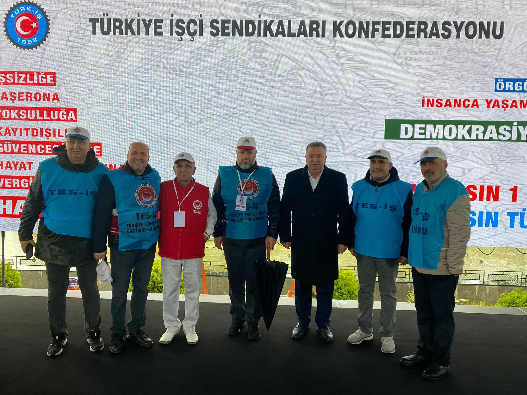 TES-İŞ Sendikası olarak 1 MAYIS Emek ve Dayanışmama Gününü Türkiye'nin Her Yerinde Yaptığımız Açıklamalar ve Çeşitli Etkinliklerle Büyük Bir Coşkuyla 