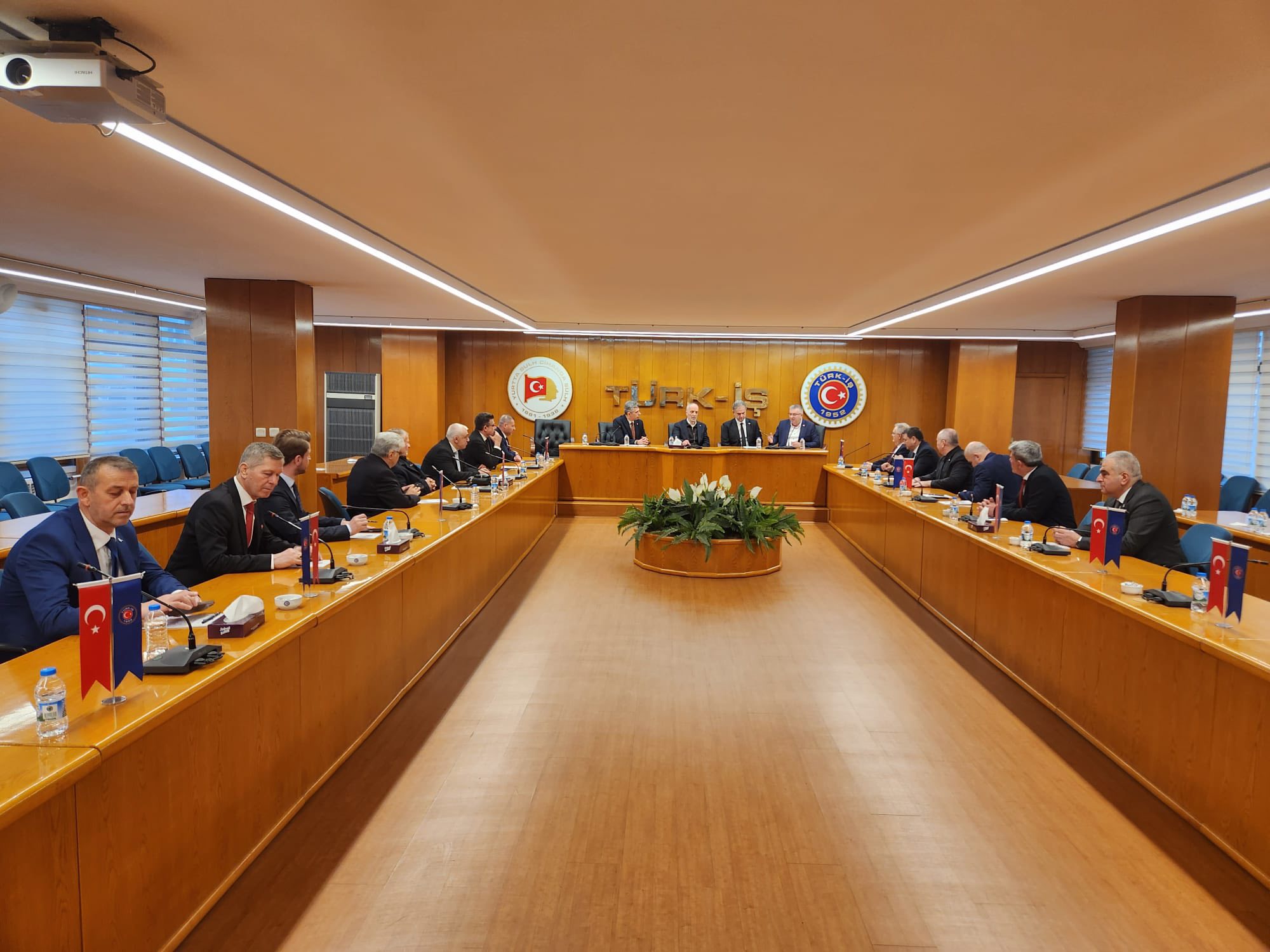 SOMA HEYETİ&rsquo;NİN ANKARA G&Ouml;R&Uuml;ŞMELERİ DEVAM EDİYOR