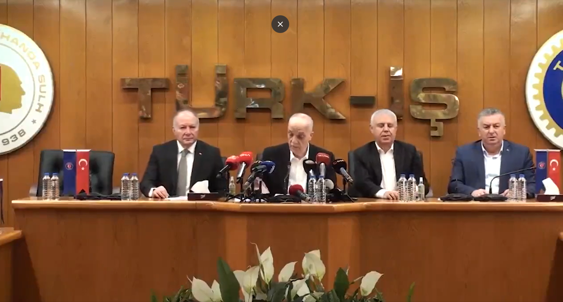TÜRK-İŞ Genel Başkanı Ergün ATALAY Basın Mensuplarına Açıklamalarda Bulundu